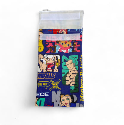 Portabocadillos Impermeable con Estampado de One Piece - Azul Marino y Granate