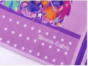 Nombre personalizado impreso sobre el mantel, con estrellas